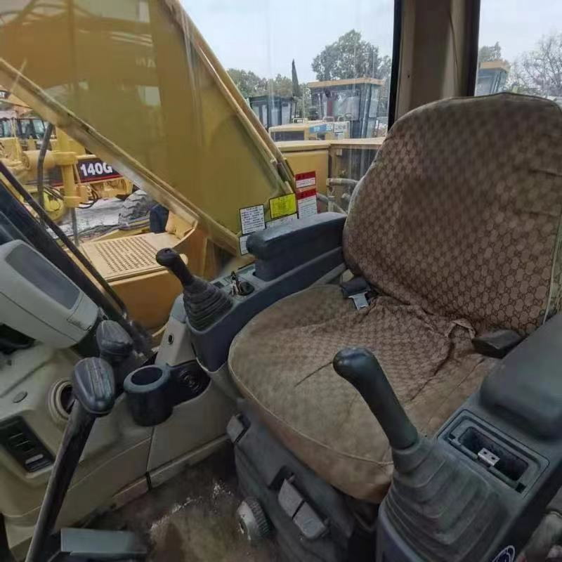 CAT 320C 320CL 320D Caterpillar Used Wheel Excavator Excavating Machinery 4